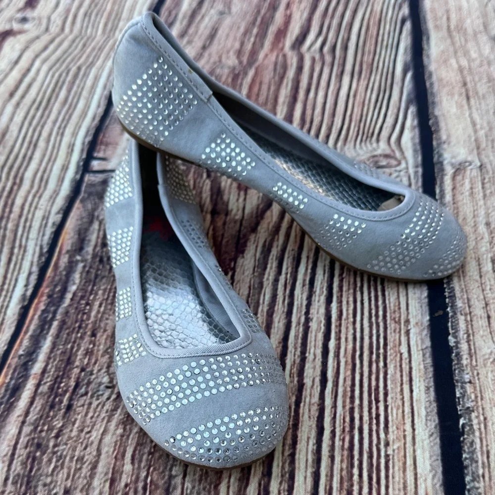 Elegant Gray Girls Flats